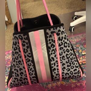 Stylish Leopard Print Tote Bag with Pink Accents